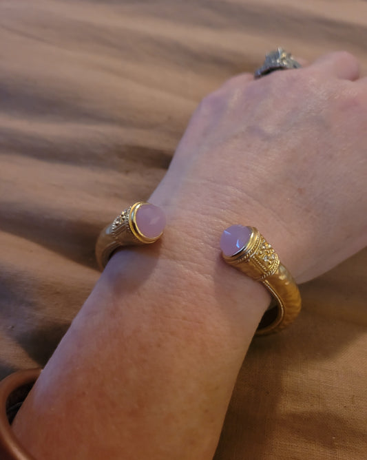 It Looks Expensive Gold Hammered Bracelet